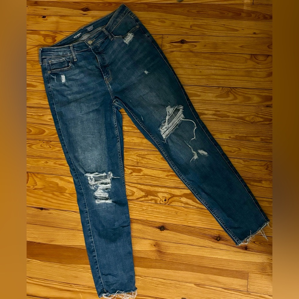 Old Navy Rock Star Distressed Jeans, size 8